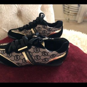 Brand new Michael Kors elegant sneakers